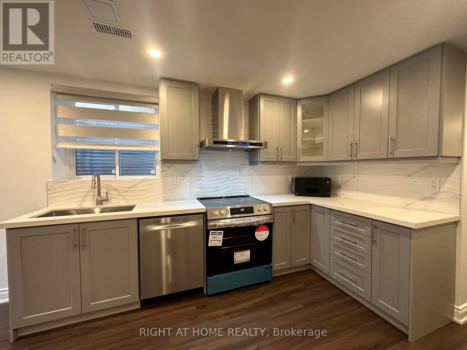 Property Photo:  481 Bergamot Avenue  ON L9E 1T9 