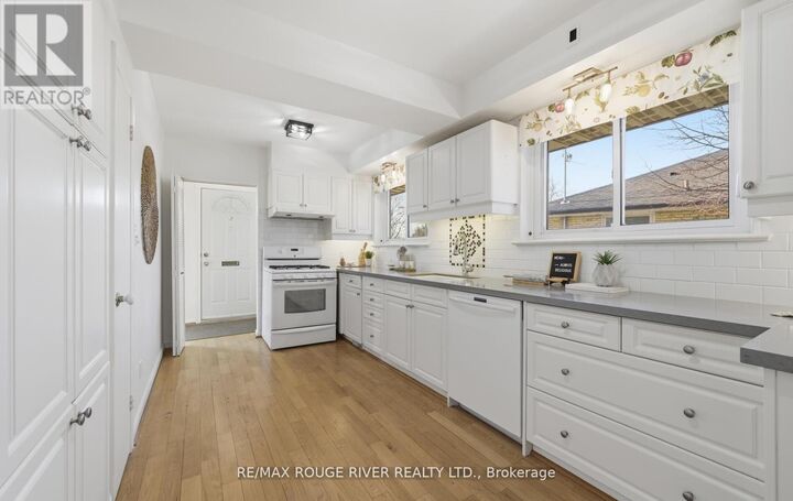 Property Photo:  114 Rochman Boulevard  ON M1H 1S2 