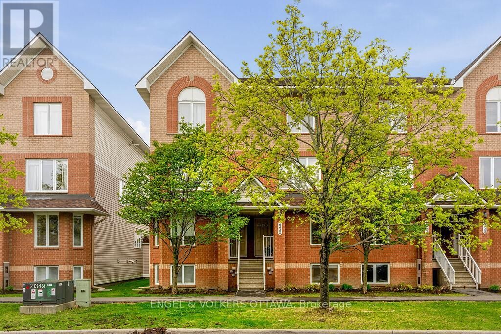 Property Photo:  2230 Bois Vert Place  ON K4A 4T7 
