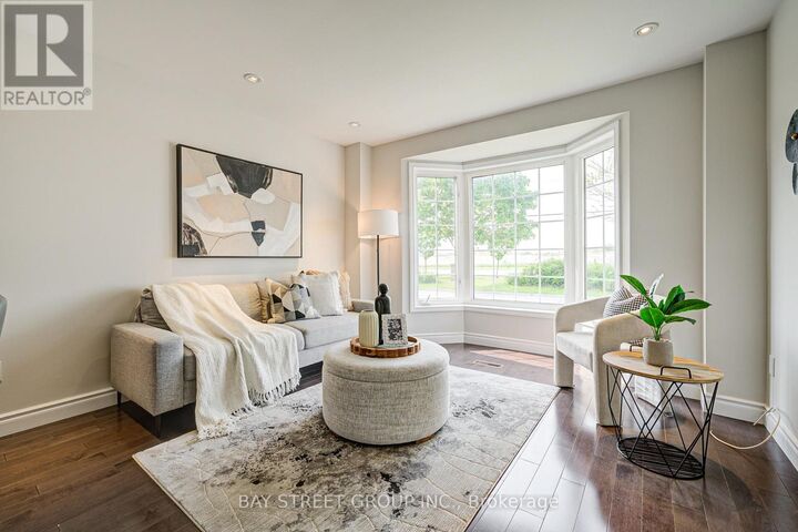 Property Photo:  43 Tower Bridge Crescent  ON L6C 2M9 