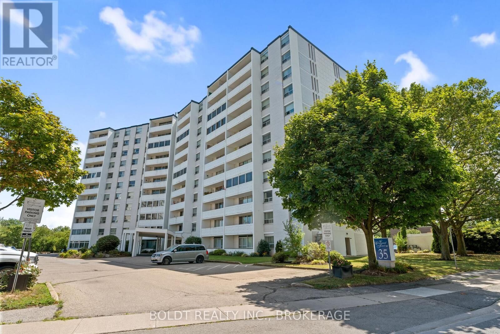 Property Photo:  35 Towering Heights Boulevard 1008  ON L2T 3G8 