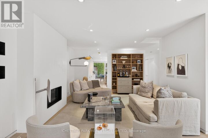Property Photo:  5 Edgecombe Avenue  ON M5N 2X1 