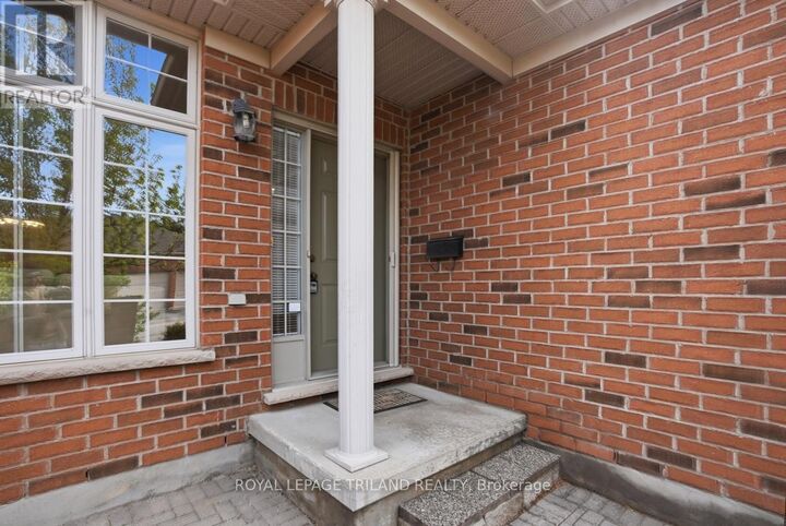 Property Photo:  18 Cadeau Terrace 43  ON N6K 4Z1 