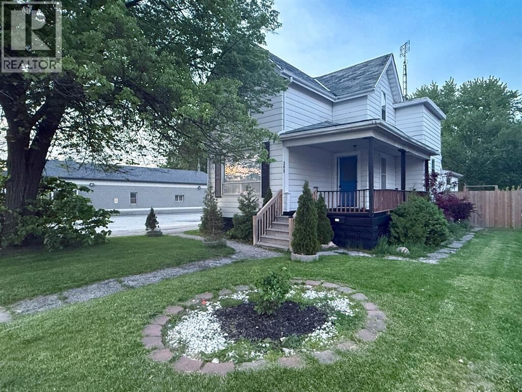 Property Photo:  305 St Clair Street  ON N7L 3J8 