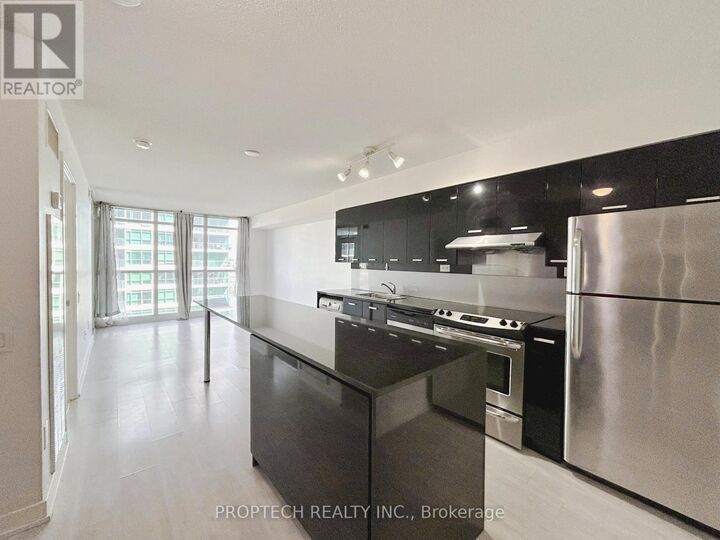 Property Photo:  19 Singer Court 815  ON M2K 0B2 