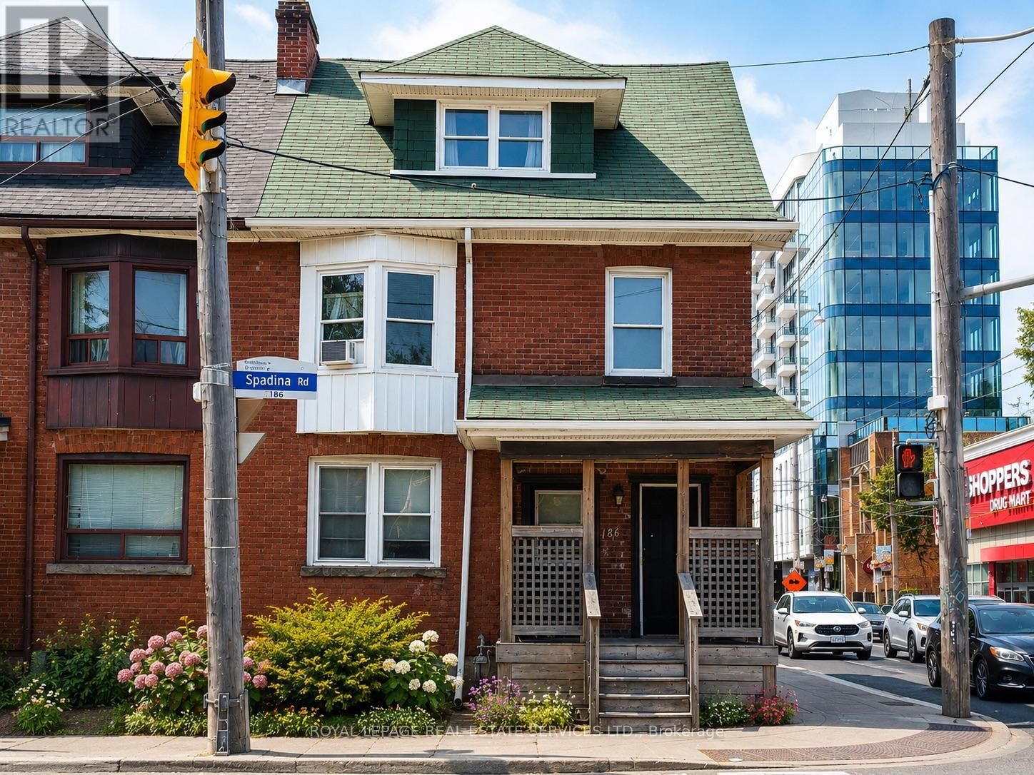 Property Photo:  186 Spadina Road Main Floor  ON M5R 2T8 