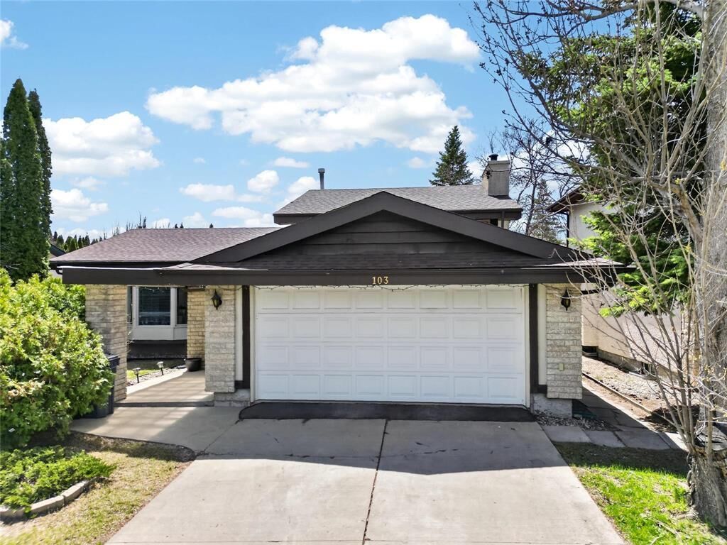Property Photo: 103 Lindenwood Drive MB R3P 1K8