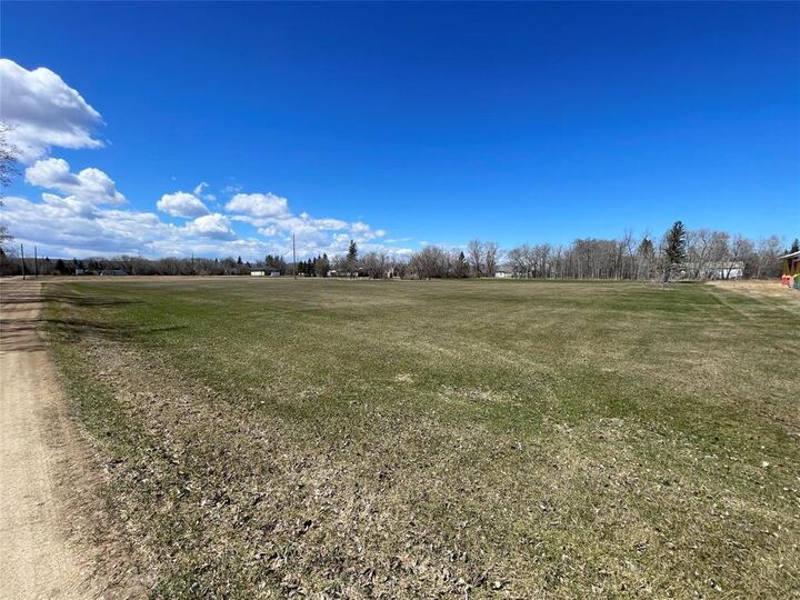 Property Photo:  11 Mountain Avenue  MB R0J 0Y0 