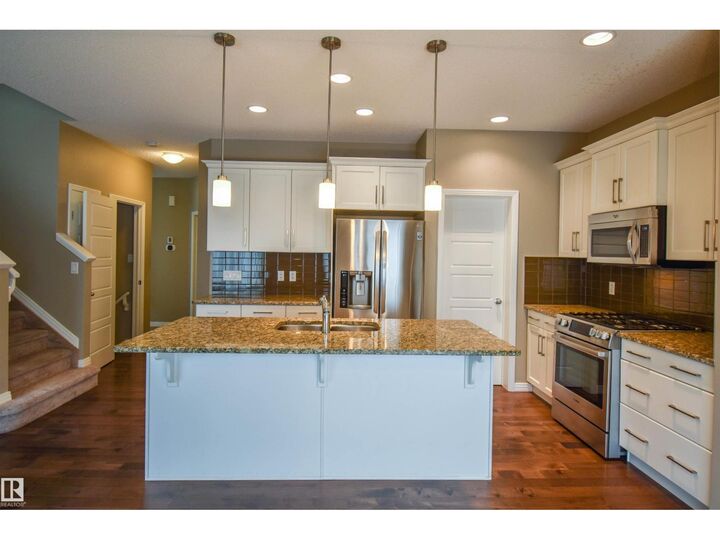 Property Photo: 19 Meadowgrove Ln AB T7X 0W2