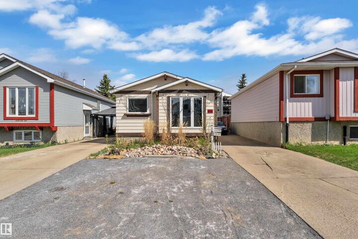 Property Photo:  4536 35A Avenue NW  AB T5L 4T1 