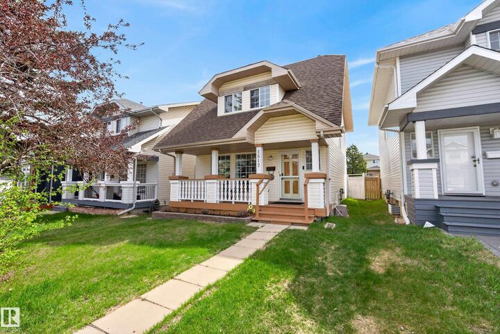 Property Photo:  1517 Jarvis Crescent NW  AB T6L 6S4 