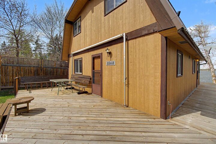 Property Photo: 5568 Nakamun Dr AB T0E 1A0