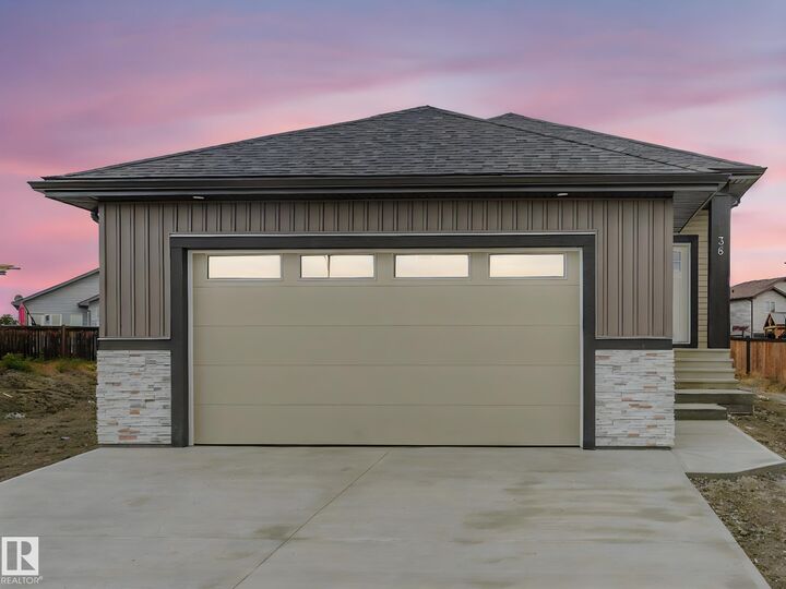 Property Photo:  36 Dalquist Bay  AB T9E 1N7 
