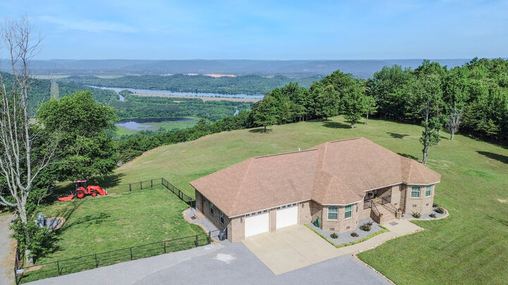Property Photo:  641 County Road  AL 35958 