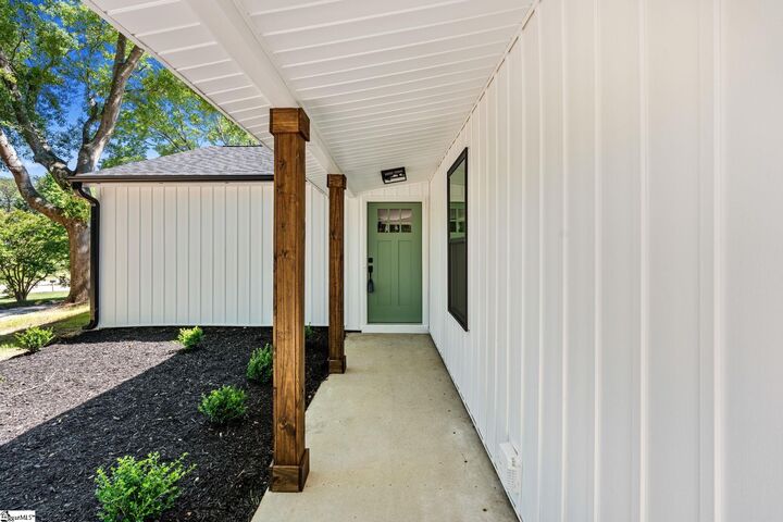 Property Photo:  2 Cadbury Lane  SC 29673 