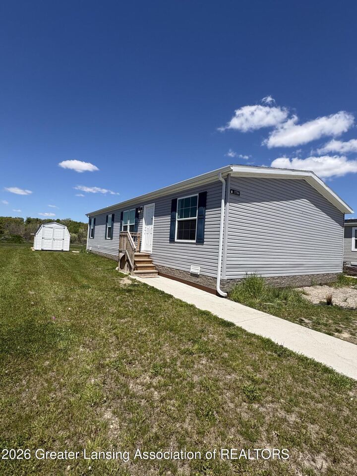 Property Photo:  13784 Alaska Avenue  MI 48822 