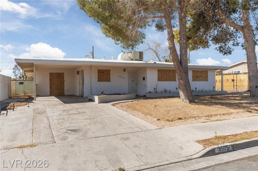 Property Photo:  3505 Navajo Way  NV 89108 