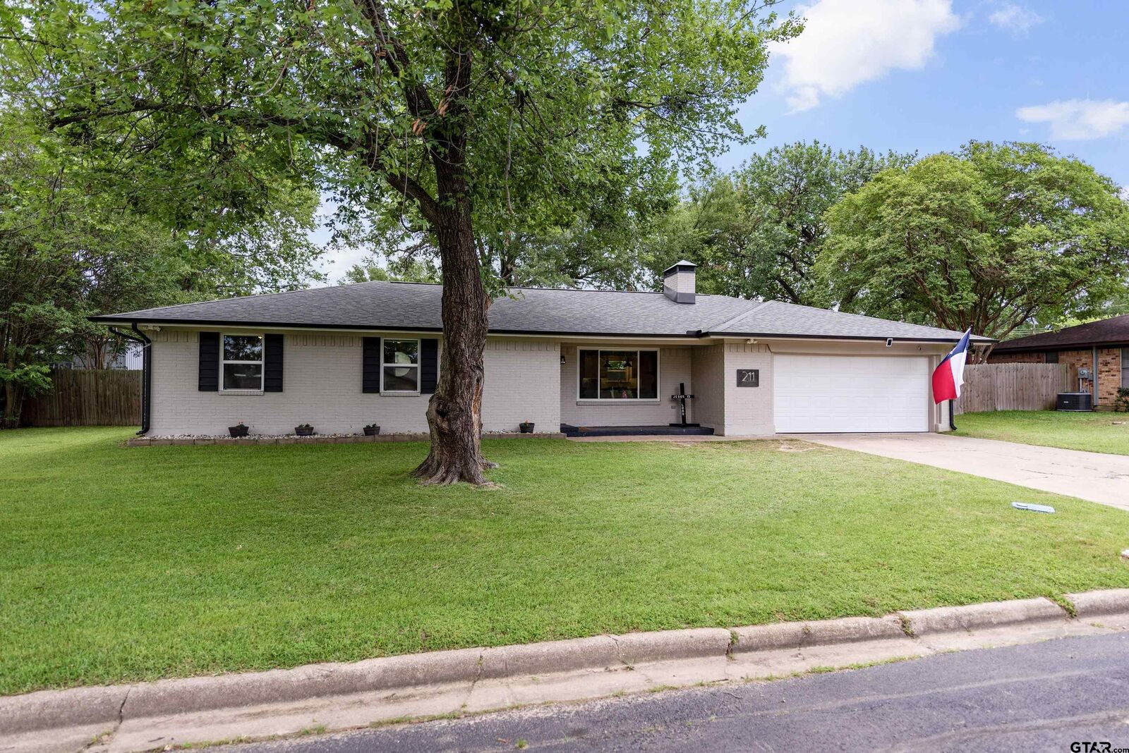 Property Photo:  211 Red Bird Lane  TX 75457 