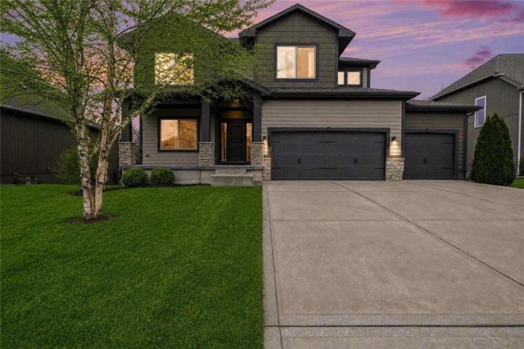 Property Photo:  4212 SW Stoney Brook Drive  MO 64082 