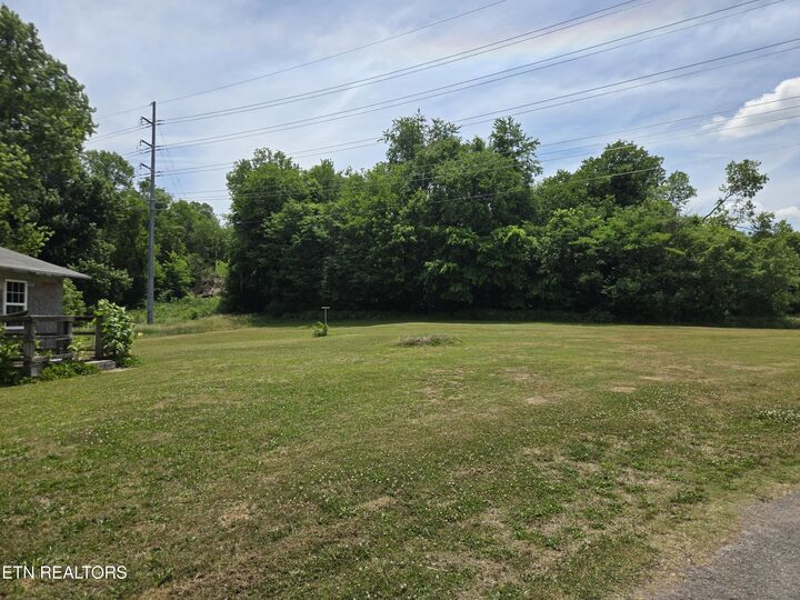 Property Photo: 9354 Mascot Rd TN 37806