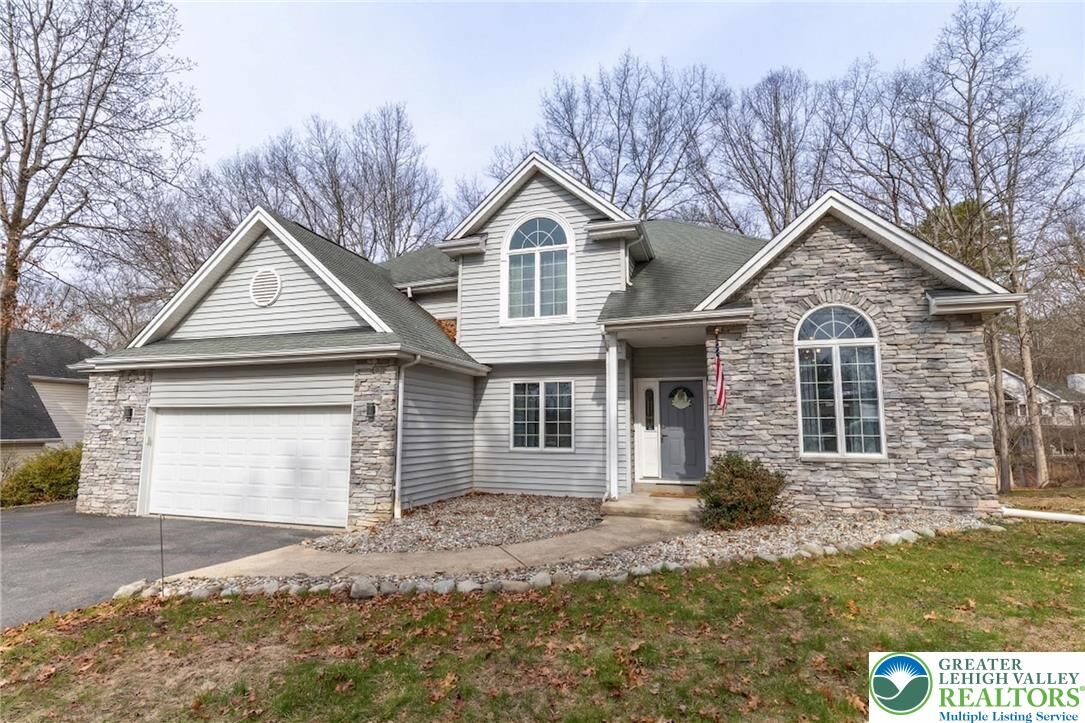 Property Photo:  207 Hawks Nest Road  PA 18302 