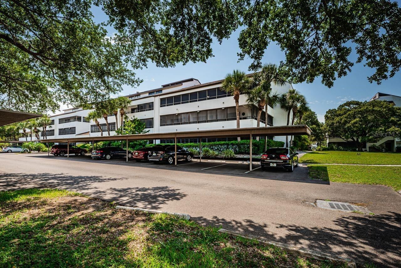 Property Photo: 2581 Countryside Blvd 304 FL 33761