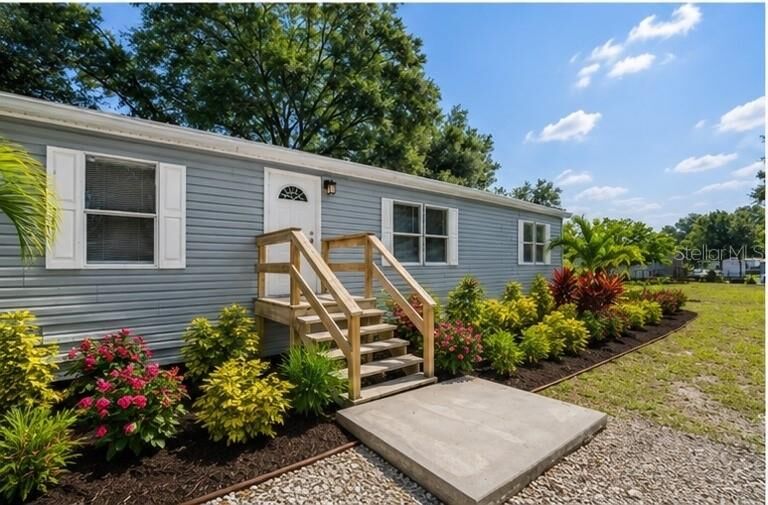 Property Photo:  39723 Pretty Pond Road  FL 33540 