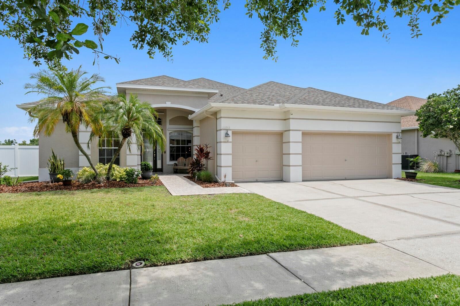 Property Photo:  22953 Bay Cedar Drive  FL 34639 