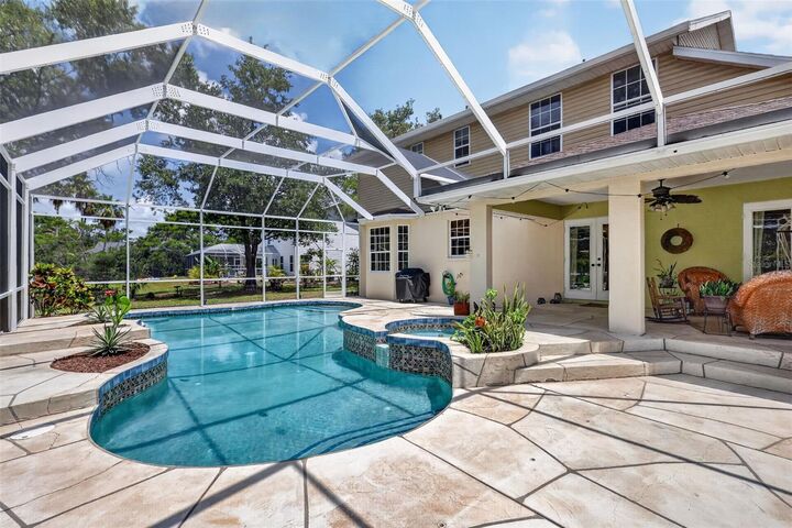 Property Photo:  13614 2nd Avenue NE  FL 34212 