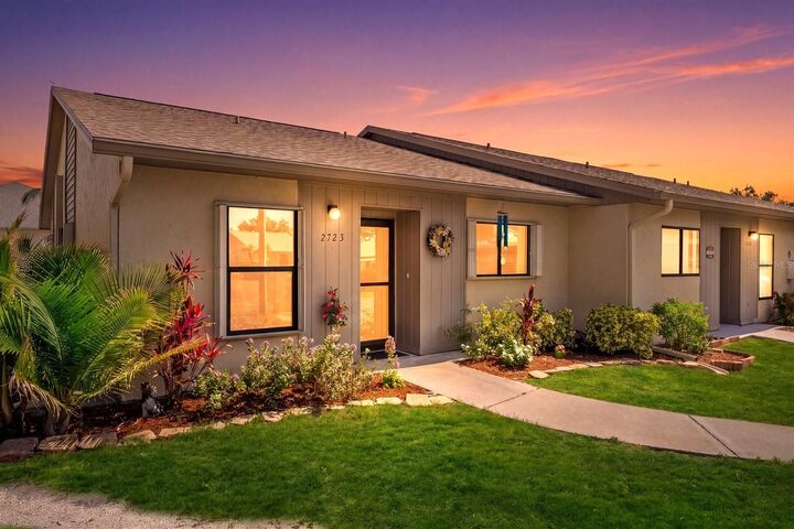 Property Photo:  2723 60th Avenue Drive W 2723  FL 34207 