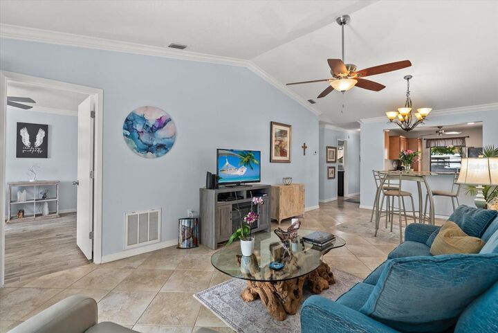 Property Photo:  2723 60th Avenue Drive W 2723  FL 34207 