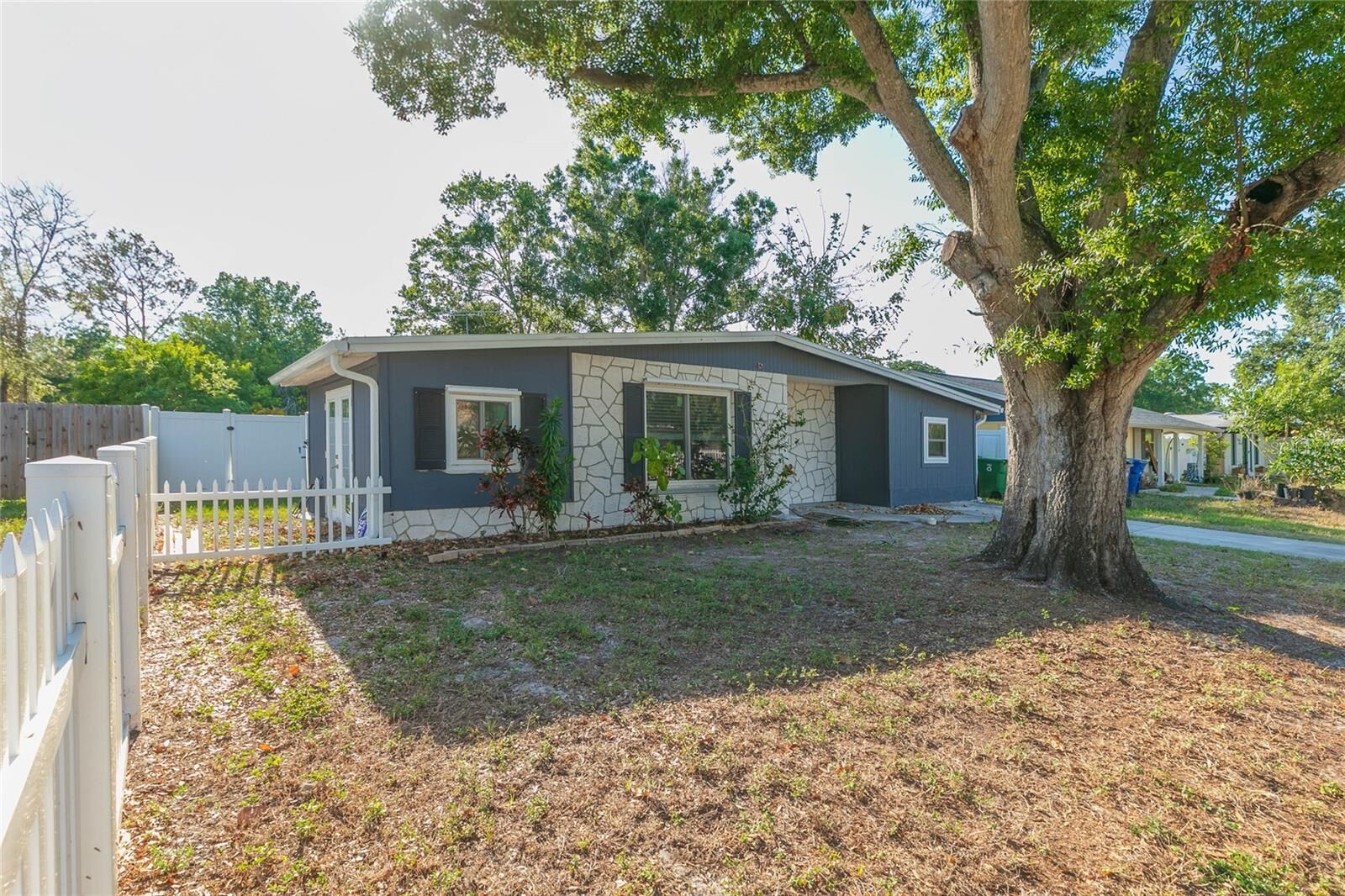 Property Photo: 6321 S Renellie Court FL 33616