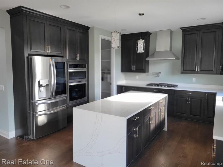 Property Photo:  25 Florence Drive  MI 48098 2923 