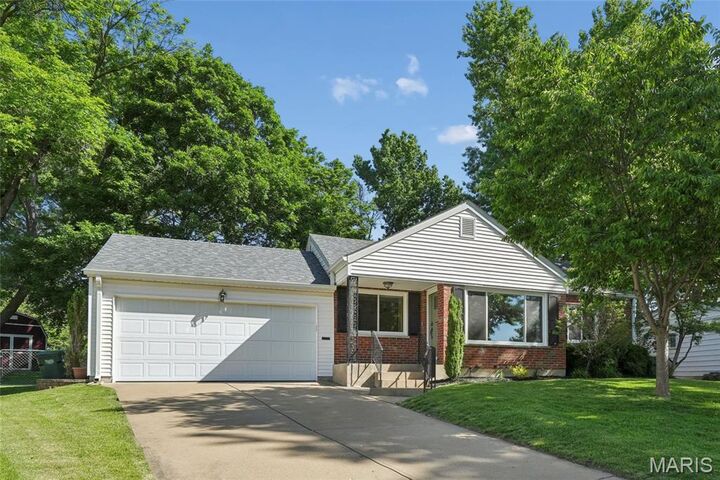 Property Photo: 201 Sunningwell Drive MO 63119