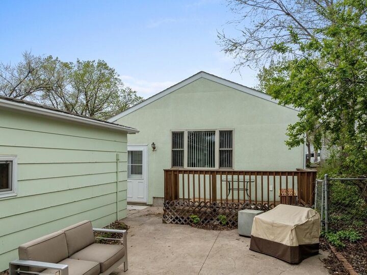 Property Photo: 616 23rd St NW ND 58703