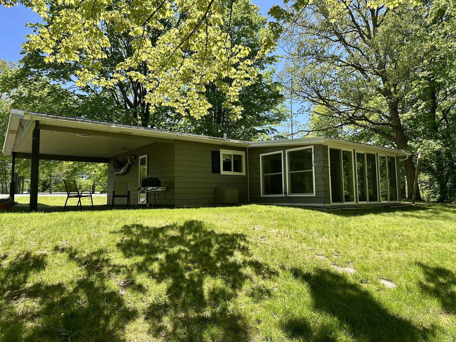 Property Photo: 8942 E M-20 MI 49421