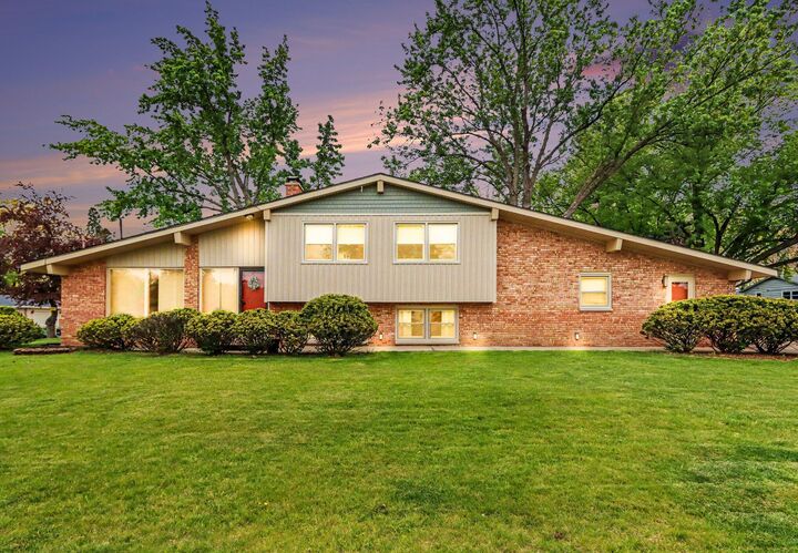 Property Photo:  803 Woodheath Avenue  MI 49024 