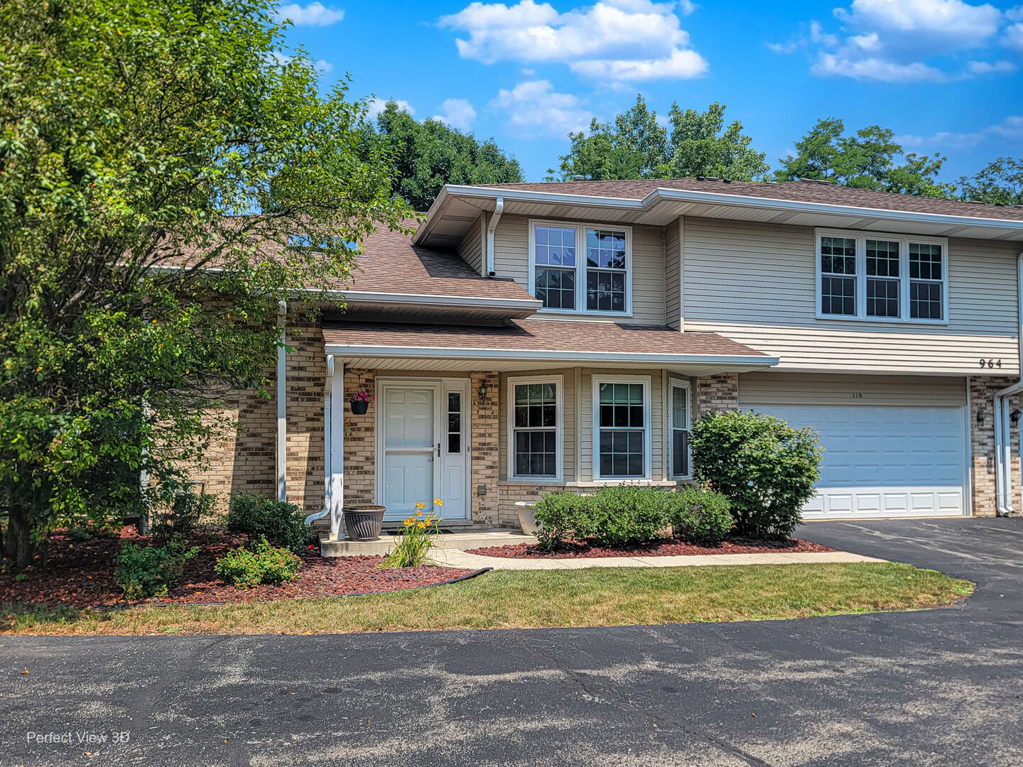 Property Photo: 964 Elderberry Circle 116 IL 60563