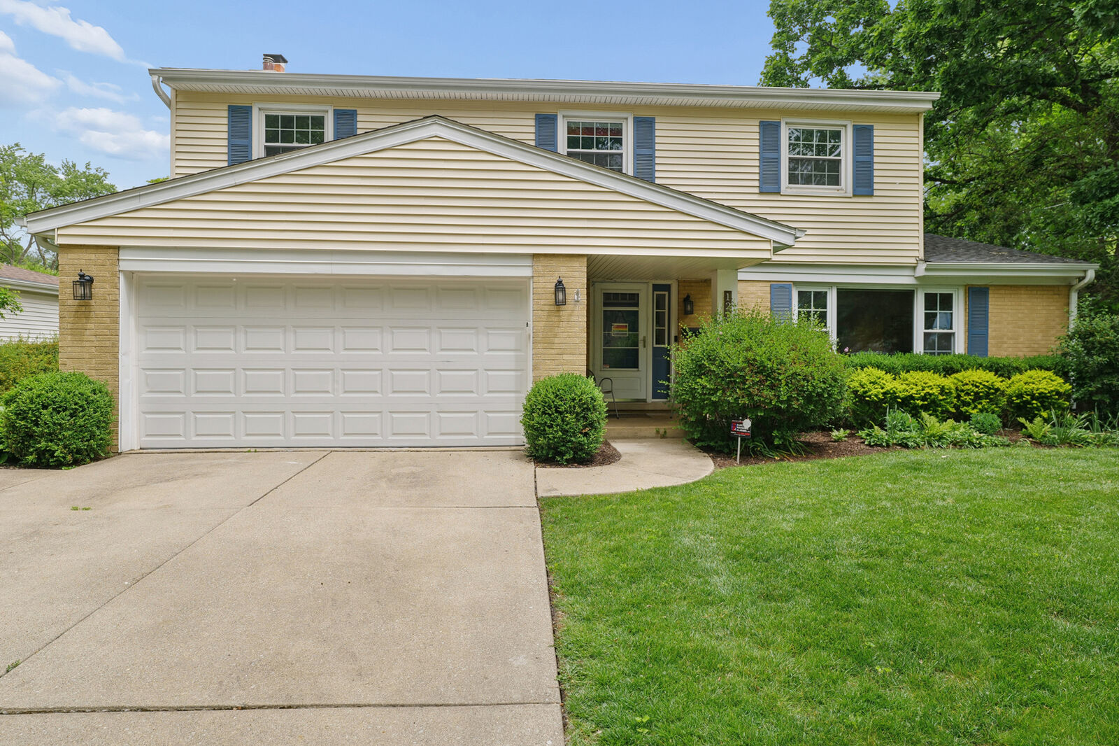 Property Photo:  1220 Anthony Lane  IL 60015 