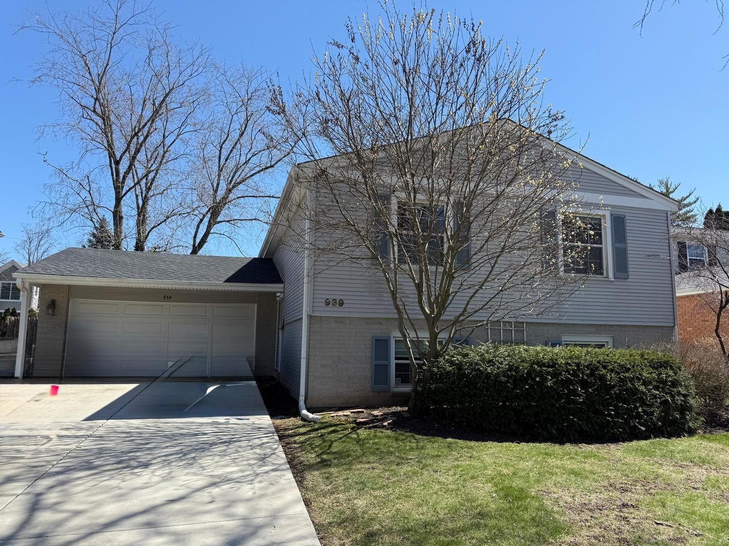 Property Photo:  939 Wayne Avenue  IL 60015 