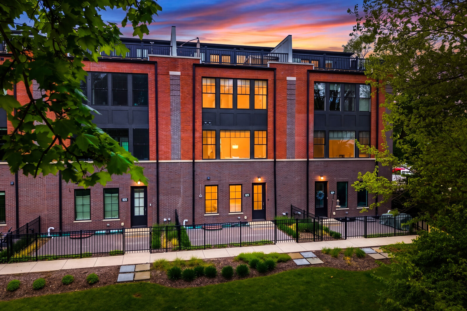 Property Photo: 924 E Chicago Avenue IL 60540
