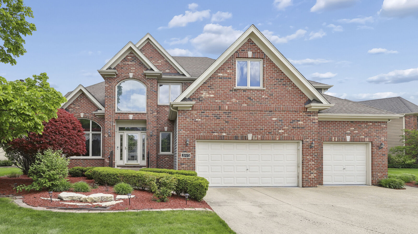 Property Photo: 2775 Ginger Woods Drive IL 60502