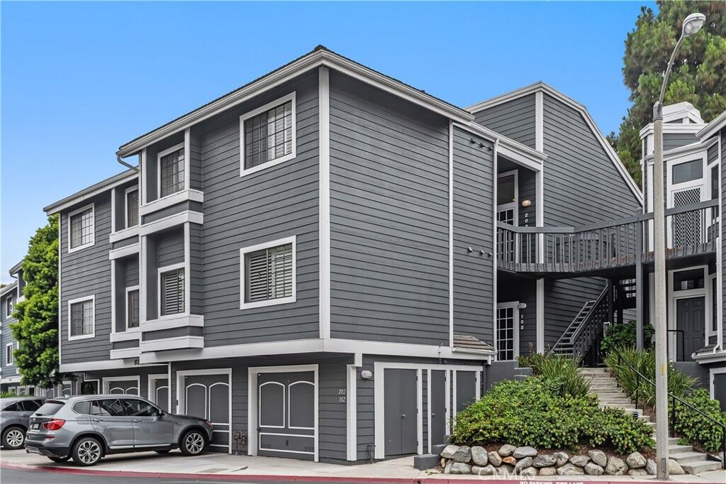 Property Photo:  8211 Mainsail Drive 202  CA 92646 