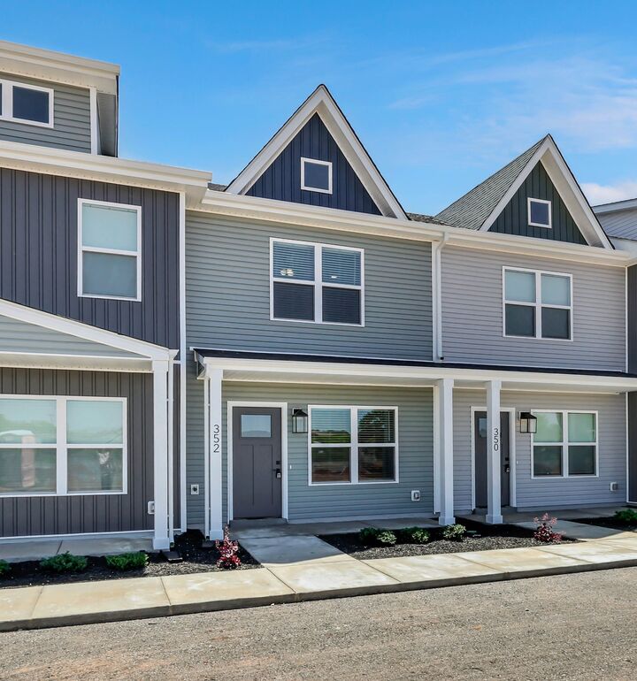 Property Photo: 352 Front Ridge Cir TN 37040