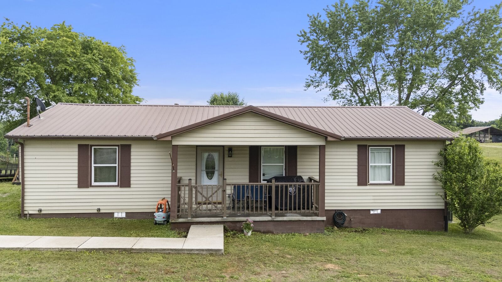 Property Photo: 421 Shady Grove Rd TN 37335
