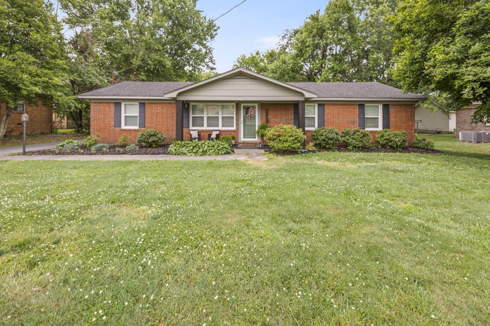 Property Photo:  112 Bel Aire Dr  TN 37398 