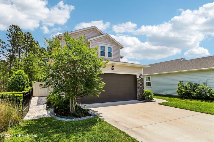 Property Photo:  8053 Guild Way  FL 32222 