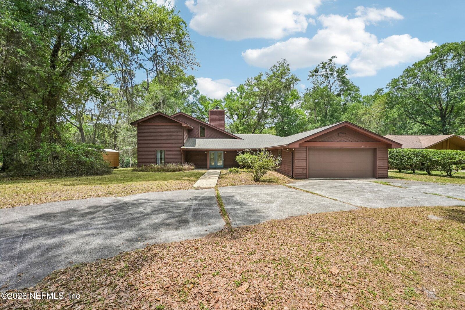 Property Photo:  2402 Sandy Run Drive W  FL 32068 