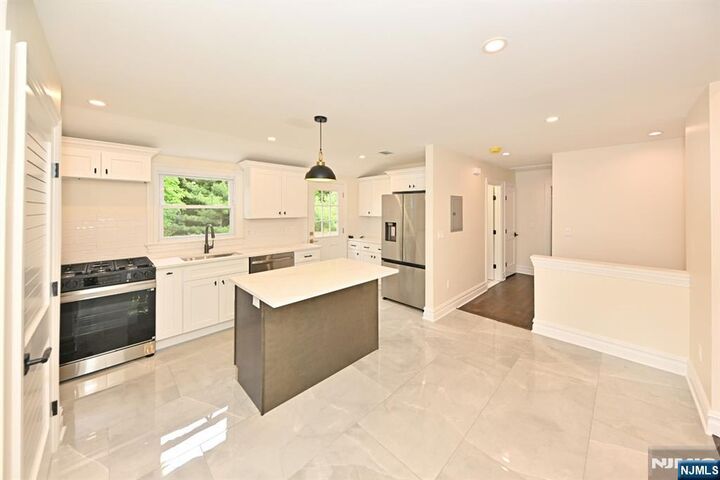 Property Photo:  190 Madison Avenue 2  NJ 07432 