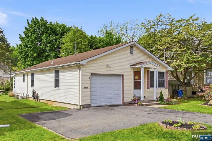Property Photo:  15 Orchard Street  NJ 07403 